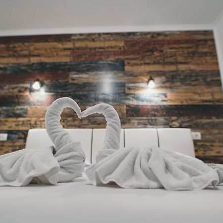 Insomnia Studio Drobeta Turnu Severin Ngoại thất bức ảnh